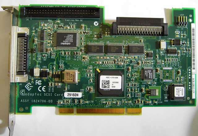 2 SCSI LVD320 Festplatten je 150GB mit Adaptec 29160